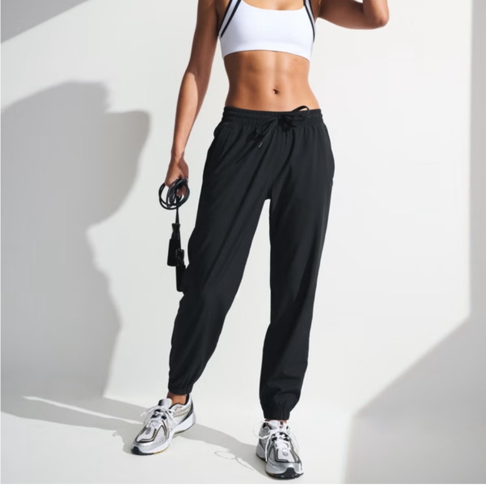 Abercrombie YPB Black MotionTek Joggers